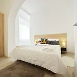 Palace Kolovare Apartamento *