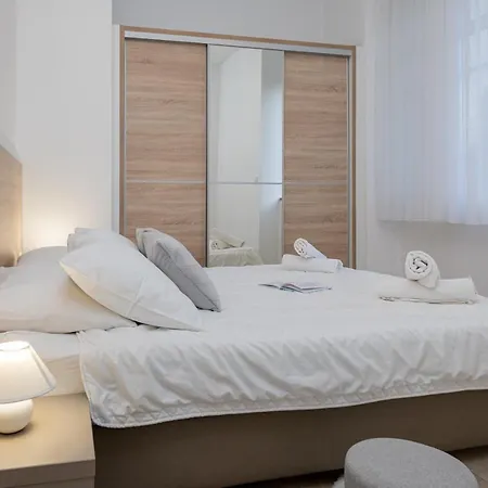 Apartmán Palace Kolovare *