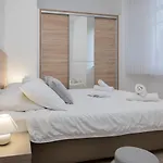 Apartament Palace Kolovare *