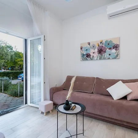 Palace Kolovare Daire Zadar