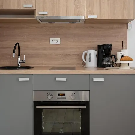 Palace Kolovare Daire Zadar