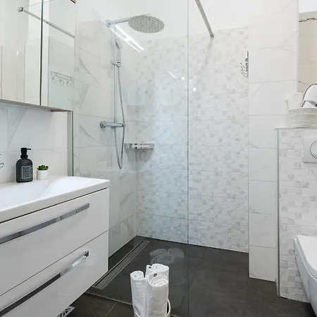 Palace Kolovare Zadar