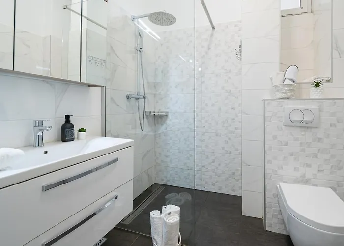 Palace Kolovare Zadar